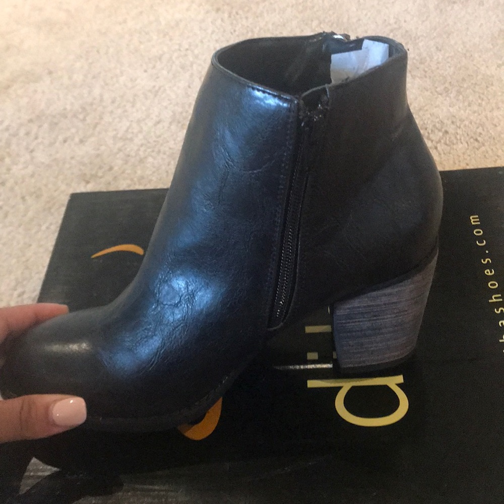 Brand new booties - Picture 2 of 4